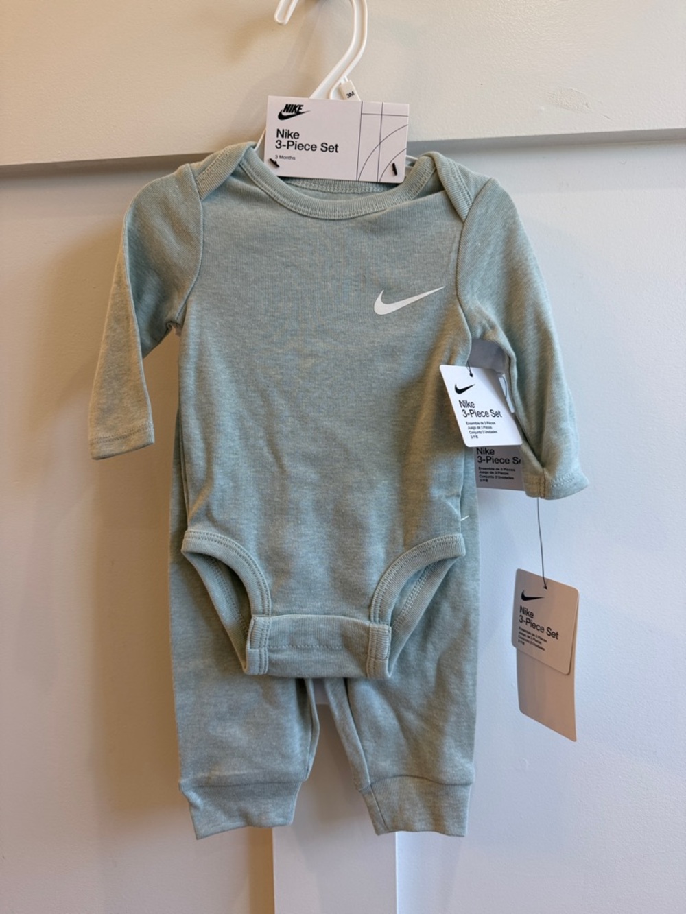 Nike Baby 3-Piece Set in Mica Green - 3 Months - NWT